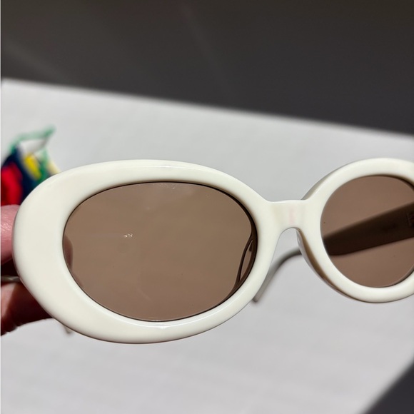 Clare V. Julia Oval Retro Sunglasses - Picture 4 of 5
